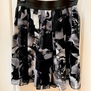 Vince Camuto 20 inch chiffon skirt